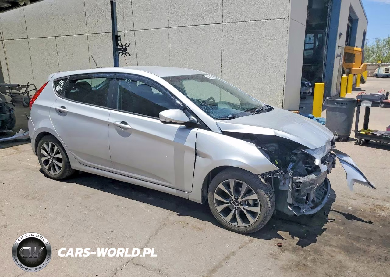 2015 Hyundai Accent Sport VIN:KMHCU5AE5FU233037 - 4