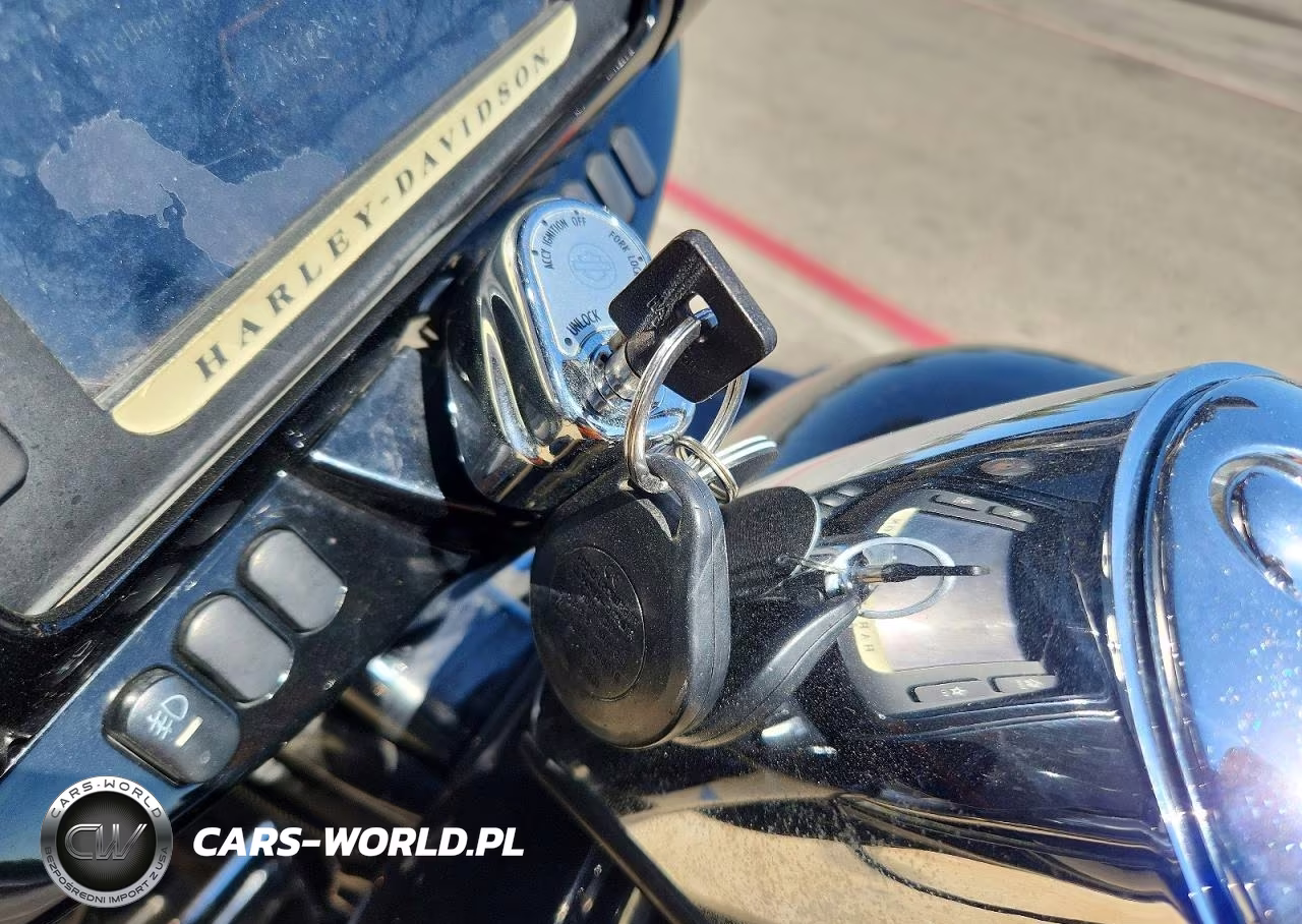 2016 Harley-Davidson Flhxs Street Glide Special VIN:1HD1KRM38GB648688 - 8