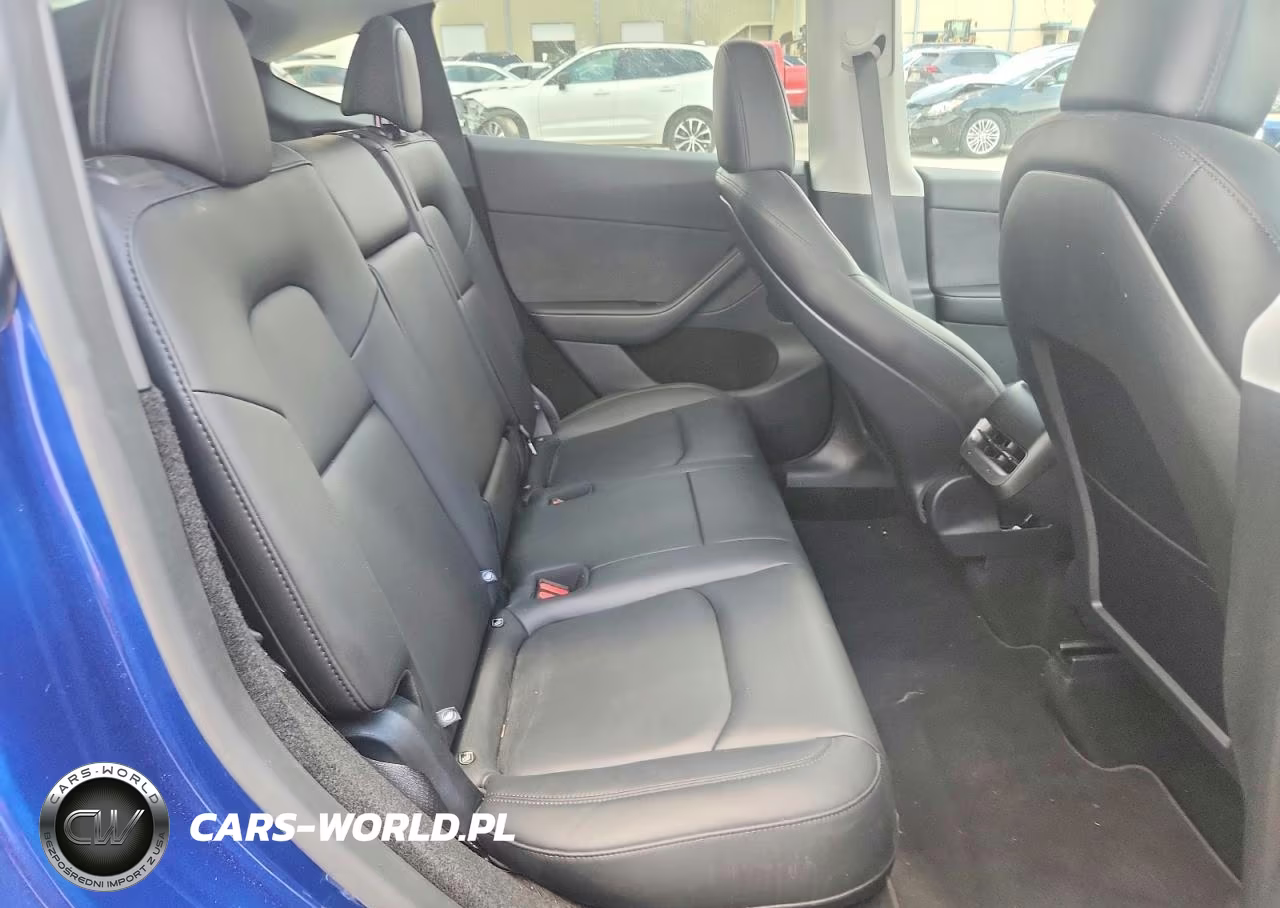 2025 Tesla Model Y VIN:7SAYGDEE8SA353715 - 10