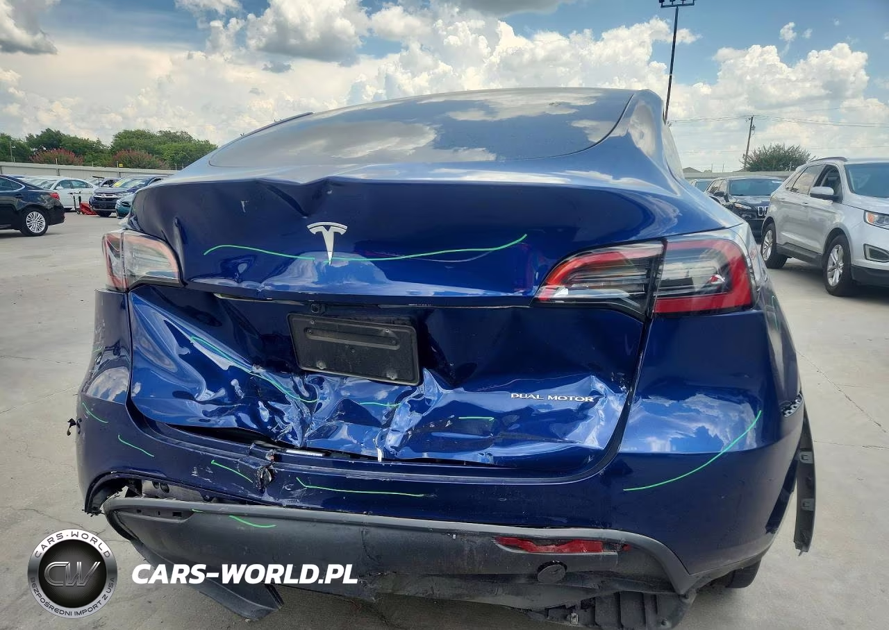 2025 Tesla Model Y VIN:7SAYGDEE8SA353715 - 6