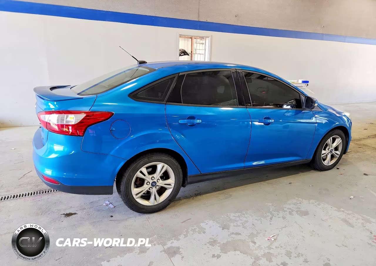 2012 Ford Focus Se VIN:1FAHP3F27CL460399 - 3