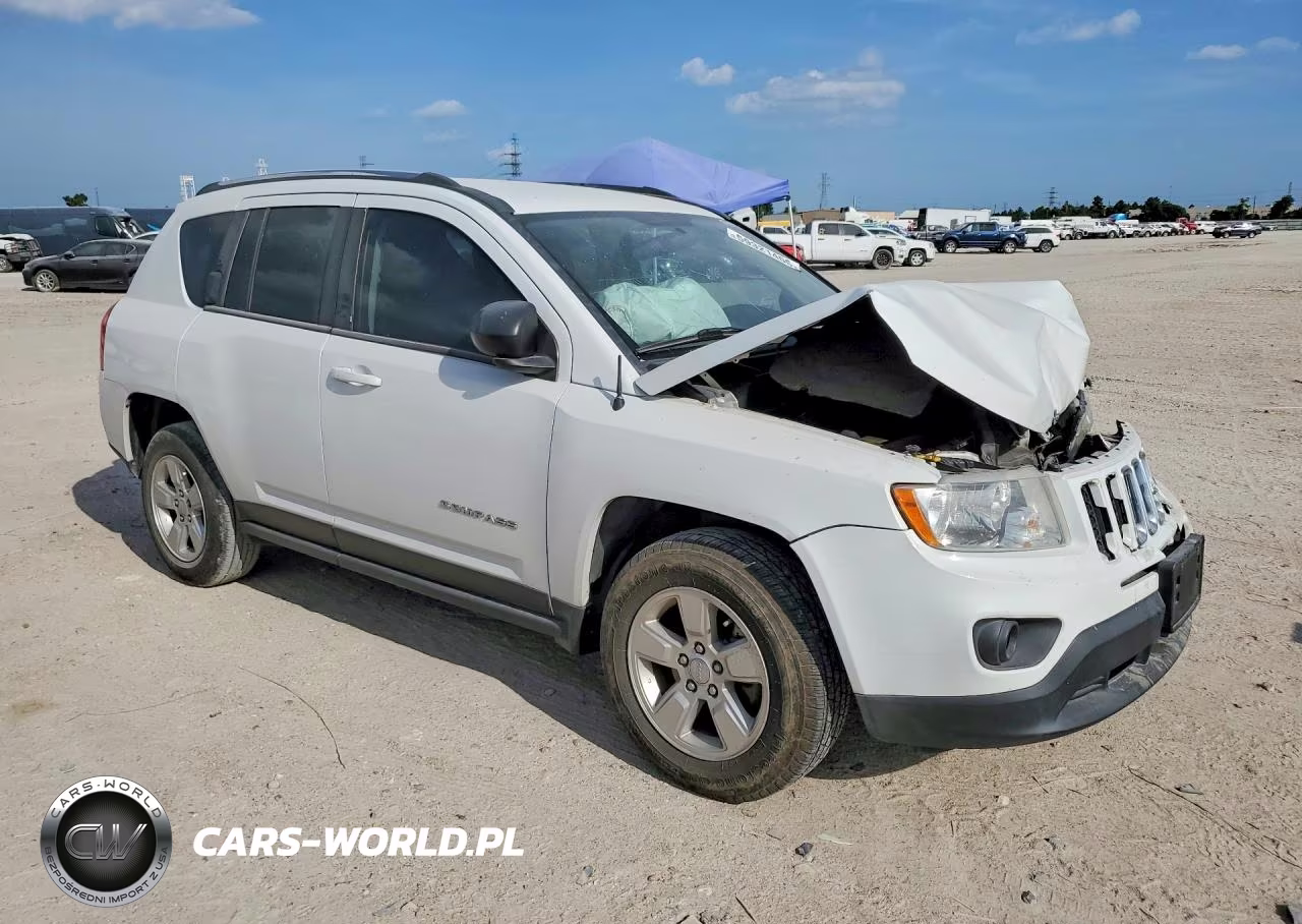 2013 Jeep Compass Sport VIN:1C4NJCBA1DD250890 - 4