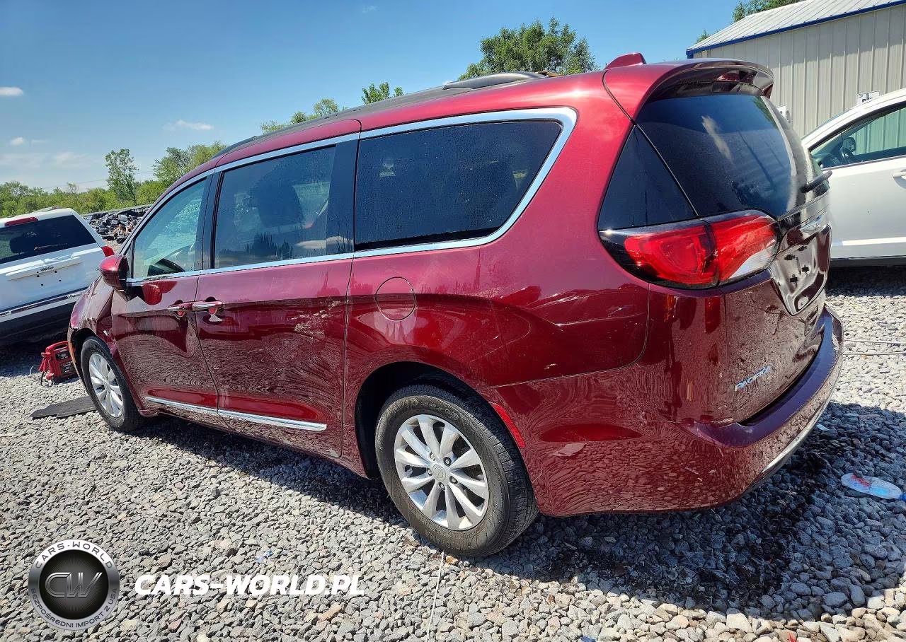 2017 Chrysler Pacifica Touring L VIN:2C4RC1BGXHR648221 - 2