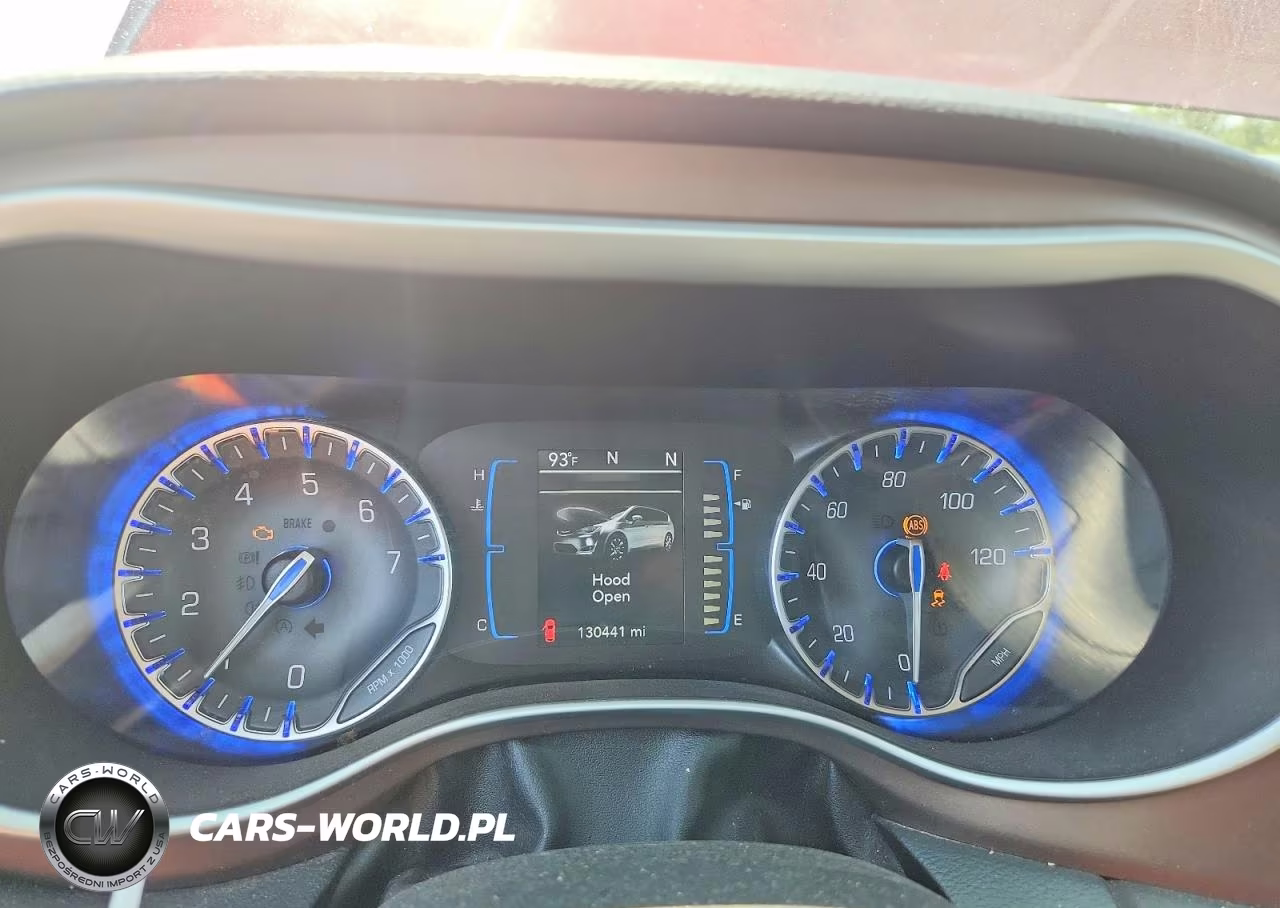 2017 Chrysler Pacifica Touring L VIN:2C4RC1BGXHR648221 - 9