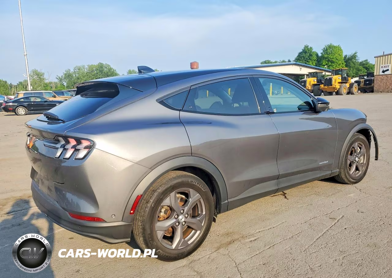 2023 Ford Mustang Mach-E Select VIN:3FMTK1RM9PMA12900 - 3