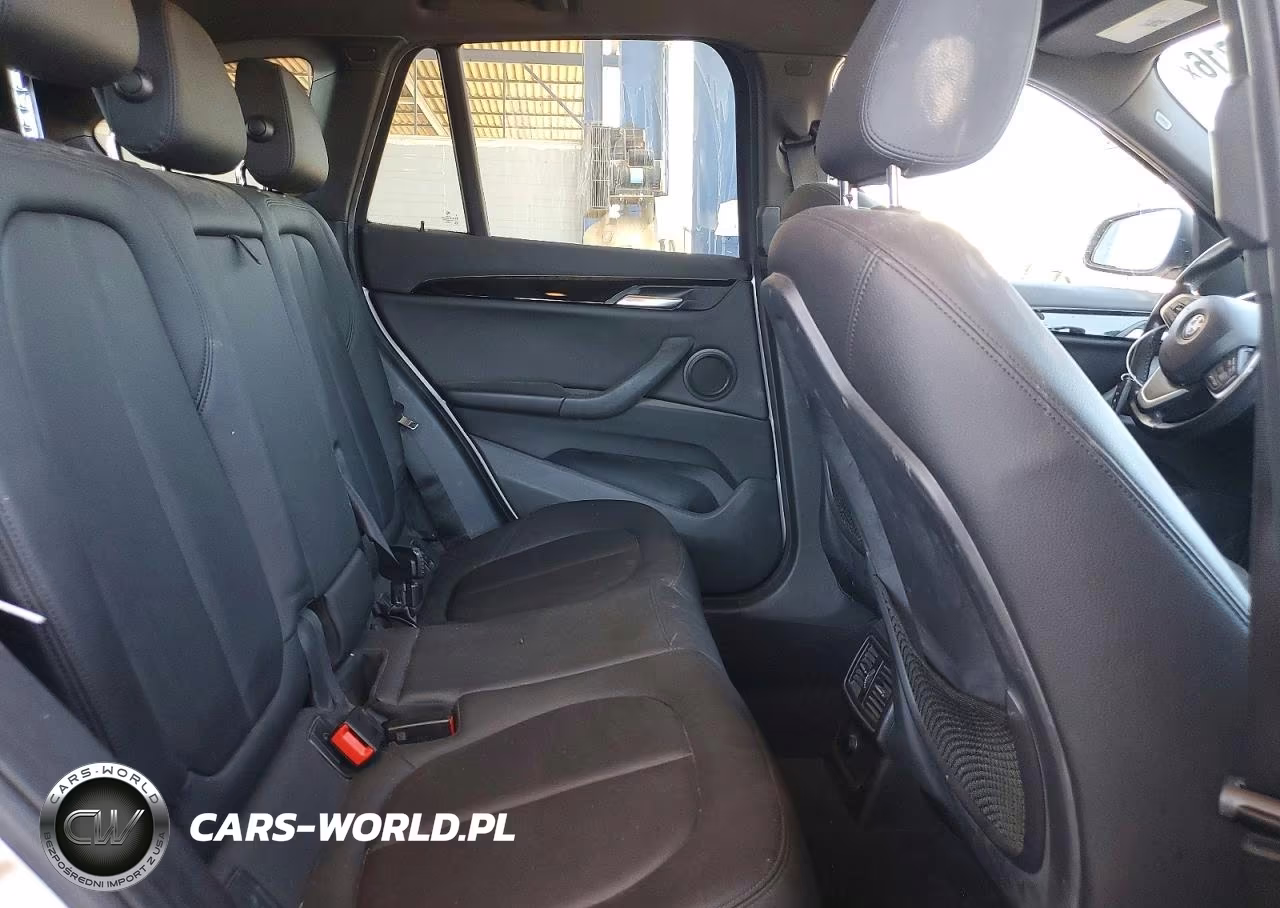 2018 BMW X1 Sdrive28I VIN:WBXHU7C37J5H45084 - 10