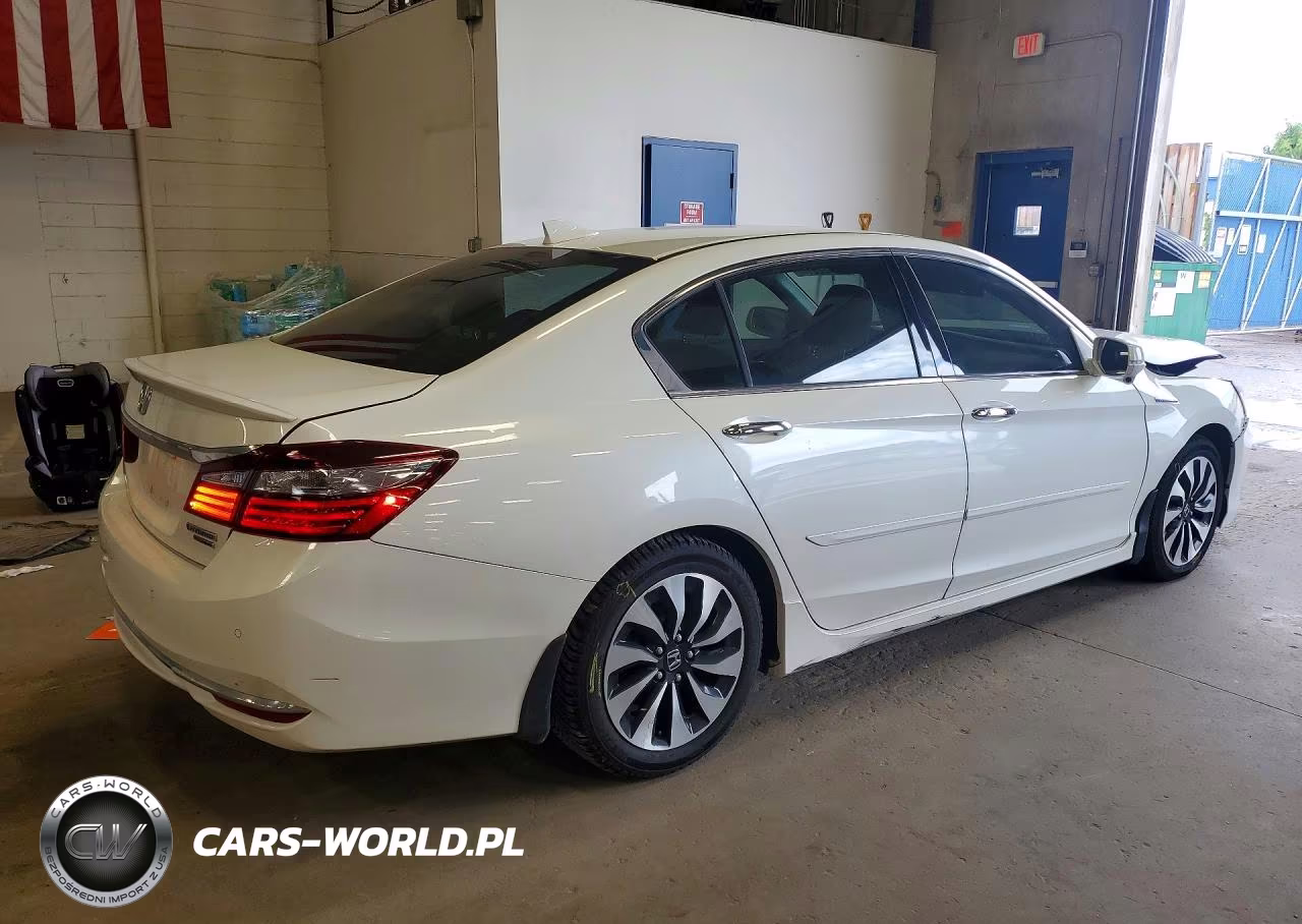 2017 Honda Accord Touring Hybrid VIN:JHMCR6F75HC003205 - 3
