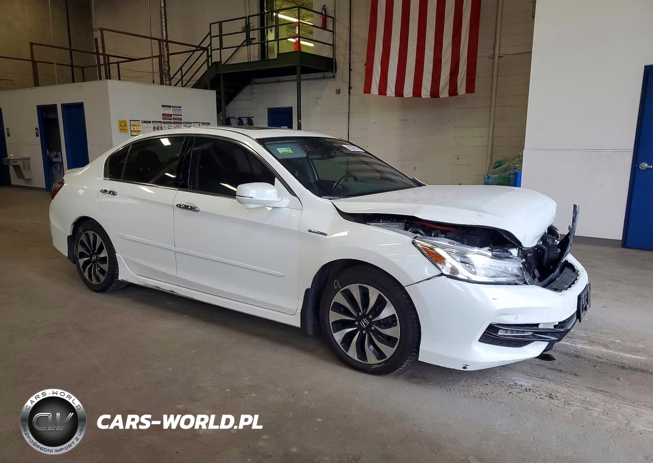 2017 Honda Accord Touring Hybrid VIN:JHMCR6F75HC003205 - 4