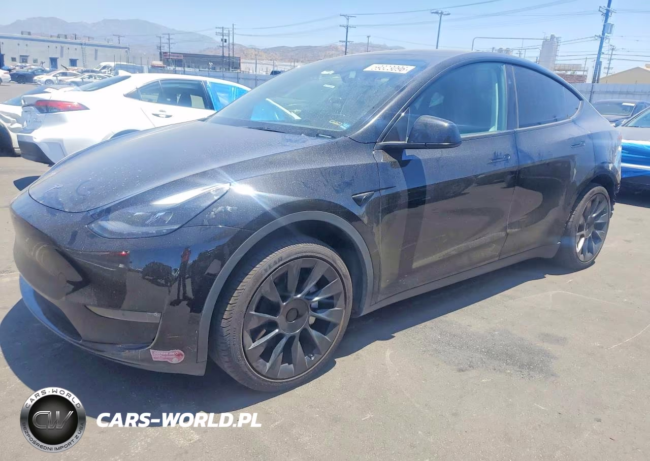 2024 Tesla Model Y – zdjęcie 1 z 13