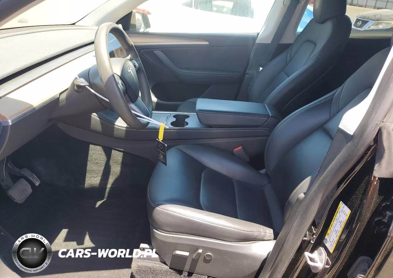 2024 Tesla Model Y VIN:7SAYGDEE4RA216247 - 7