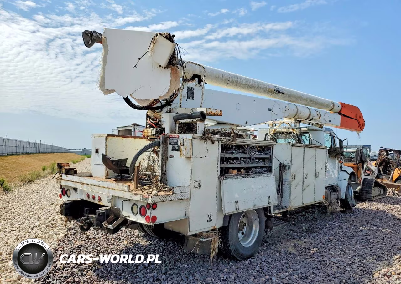 2000 International 4700 Bucket Truck VIN:1HTSCAAN4YH278206 - 3