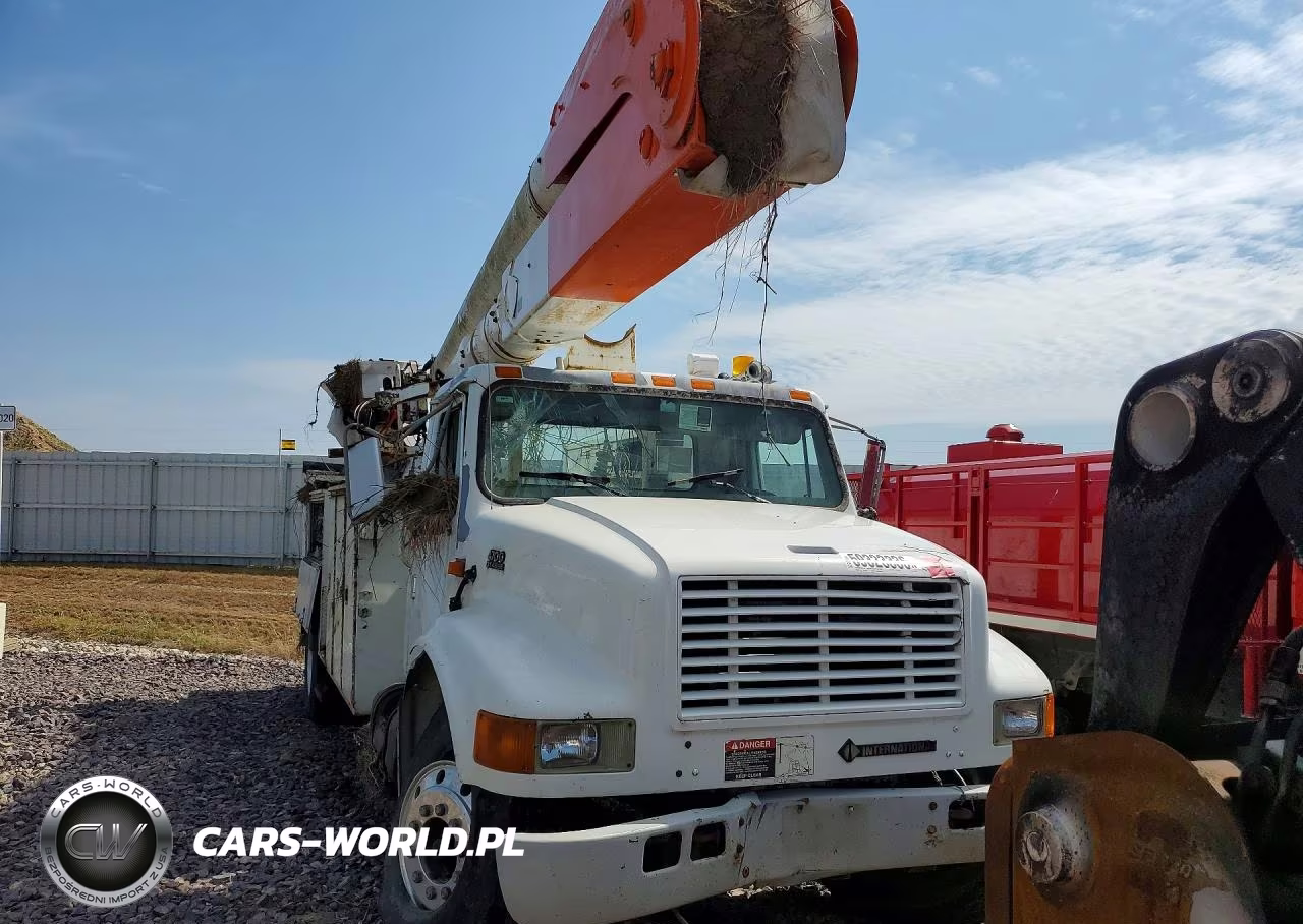 2000 International 4700 Bucket Truck VIN:1HTSCAAN4YH278206 - 5