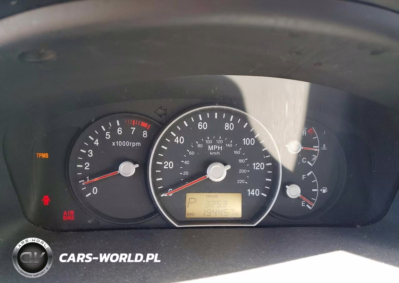 2009 Kia Rondo Base VIN:KNAFG528597255301 - 9