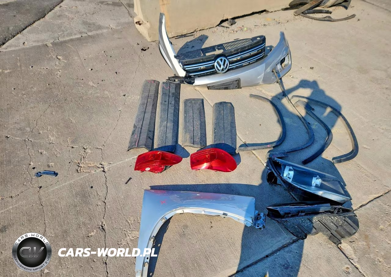 2013 Volkswagen Tiguan S VIN:WVGBV7AX9DW551136 - 13