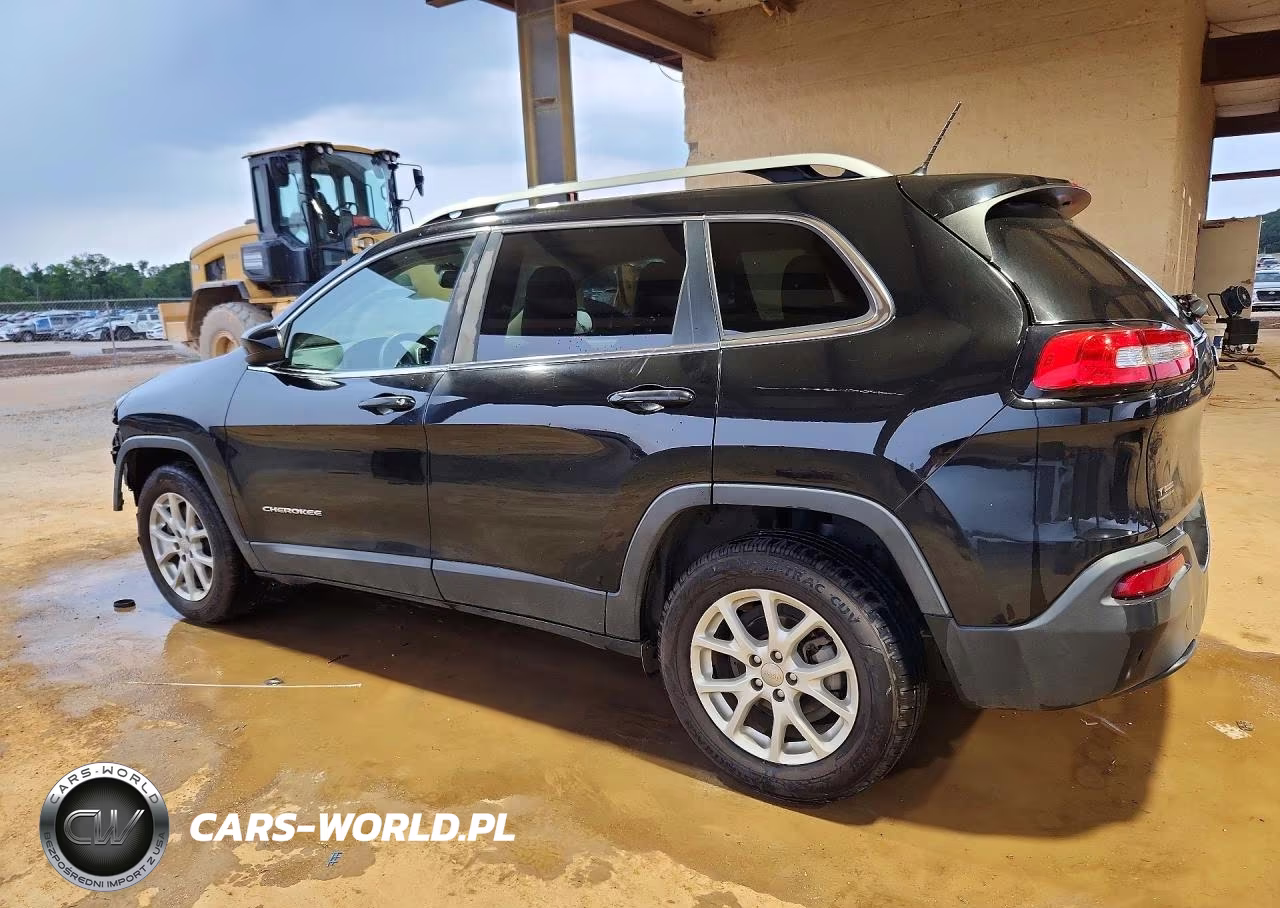 2018 Jeep Cherokee Latitude VIN:1C4PJLCB3JD611421 - 2