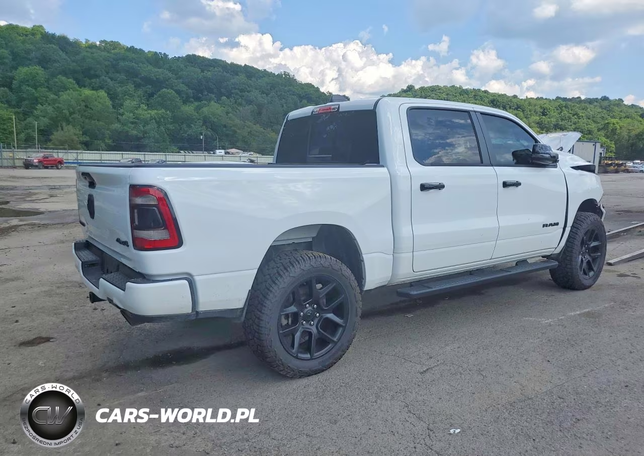 2024 Ram 1500 Laramie VIN:1C6SRFJT9RN116606 - 3