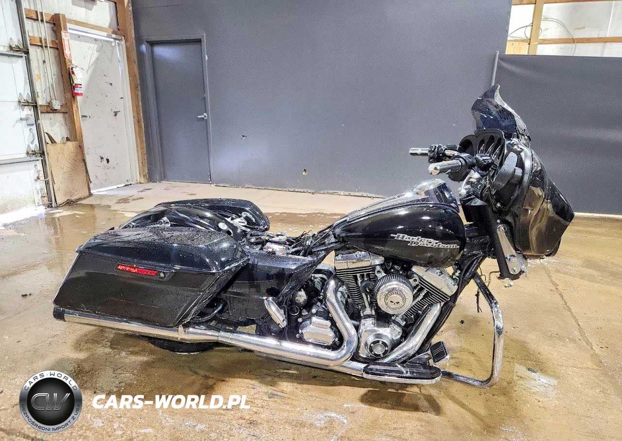 2015 Harley-Davidson Flhx Street Glide VIN:1HD1KBM17FB642434 - 1