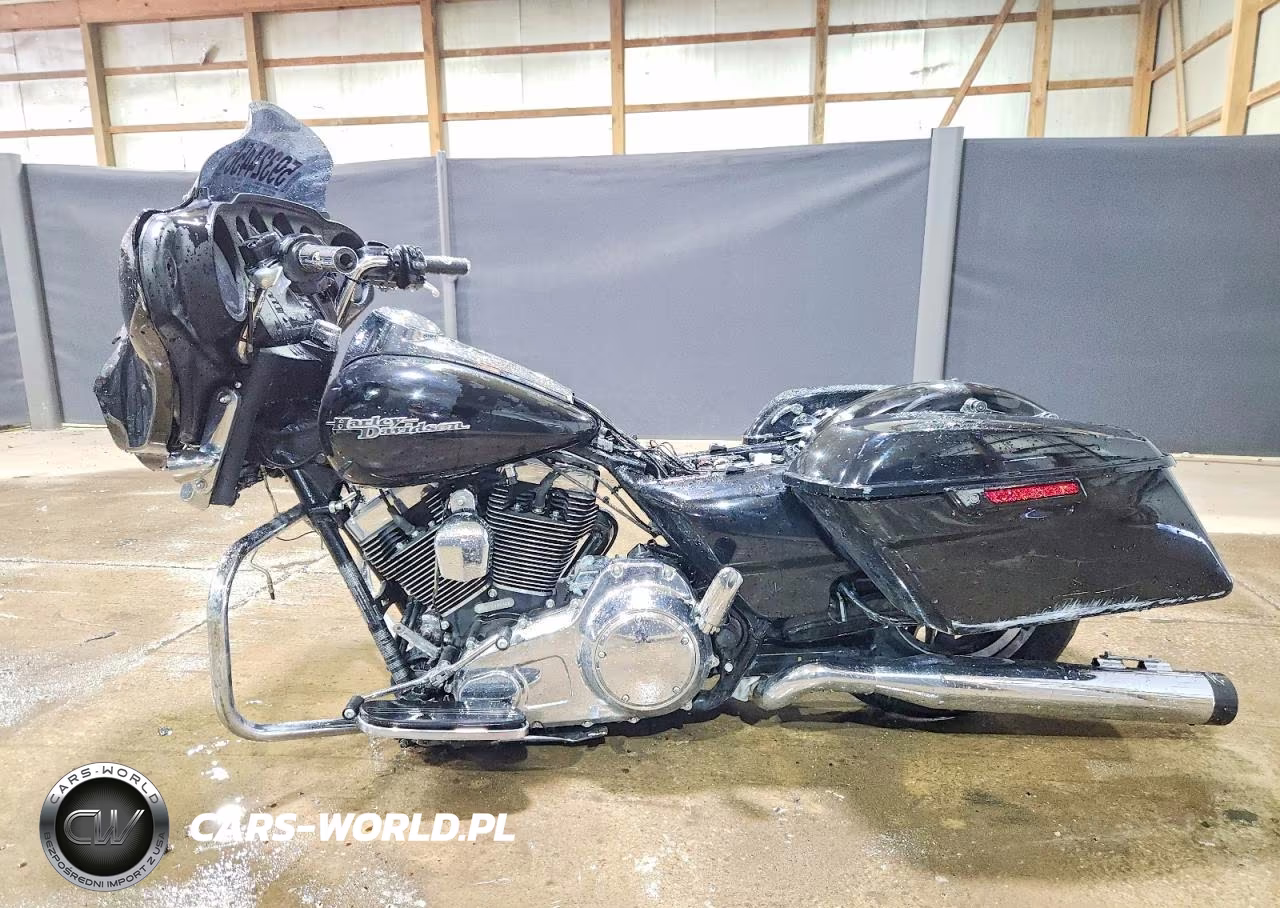 2015 Harley-Davidson Flhx Street Glide VIN:1HD1KBM17FB642434 - 3