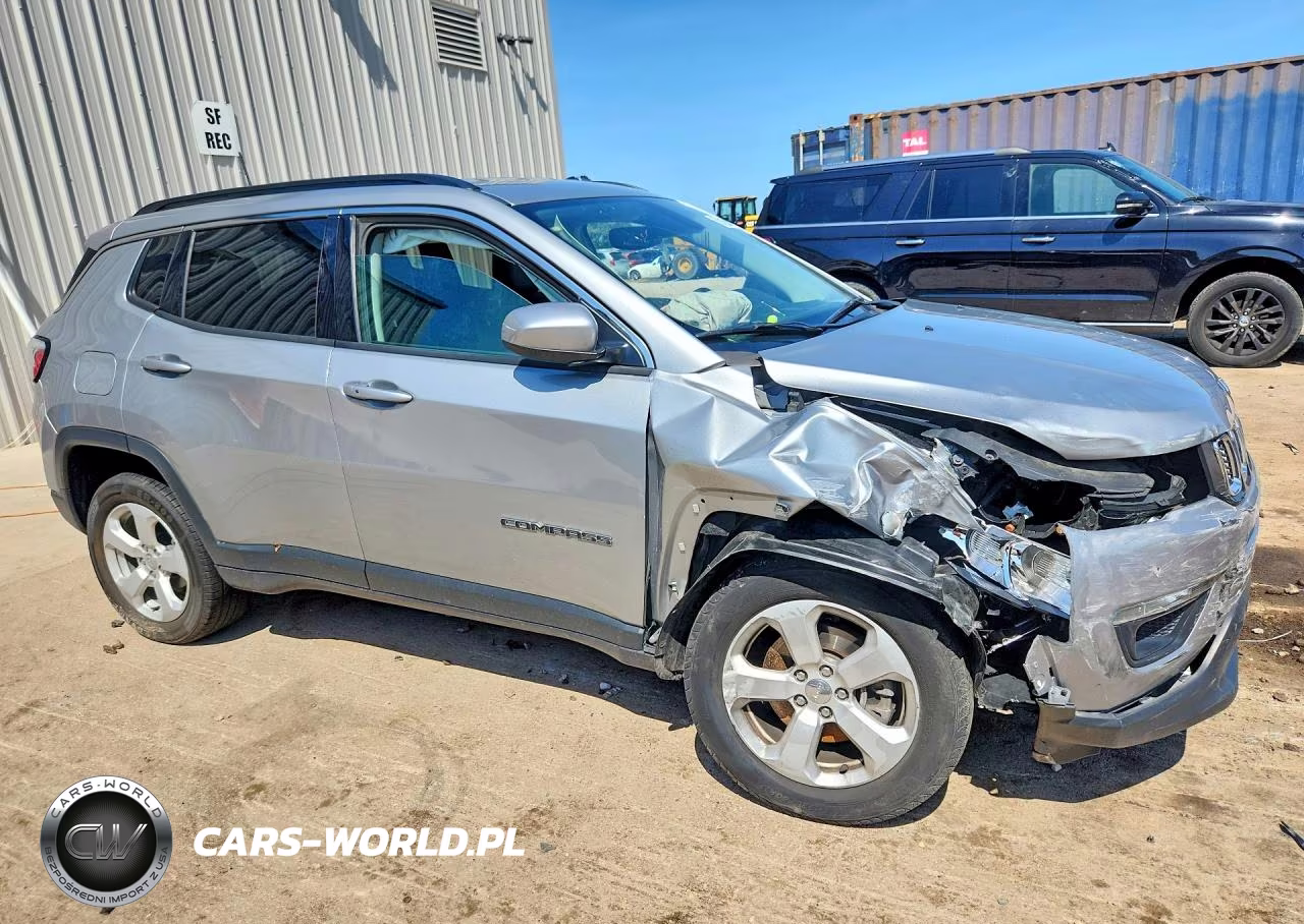 2019 Jeep Compass Altitude 4Wd VIN:3C4NJDBBXKT714393 - 4