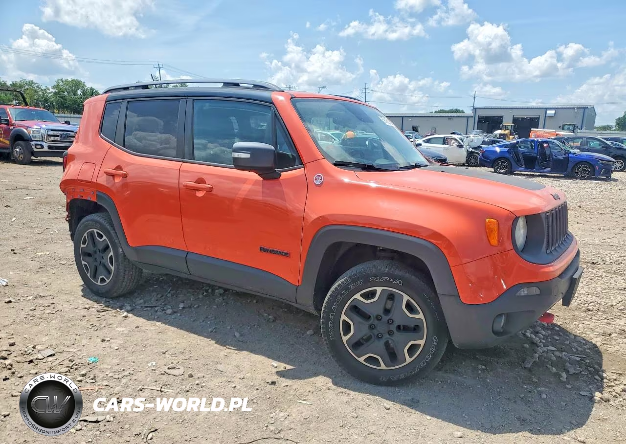 2015 Jeep Renegade Trailhawk VIN:ZACCJBCT0FPB67625 - 4