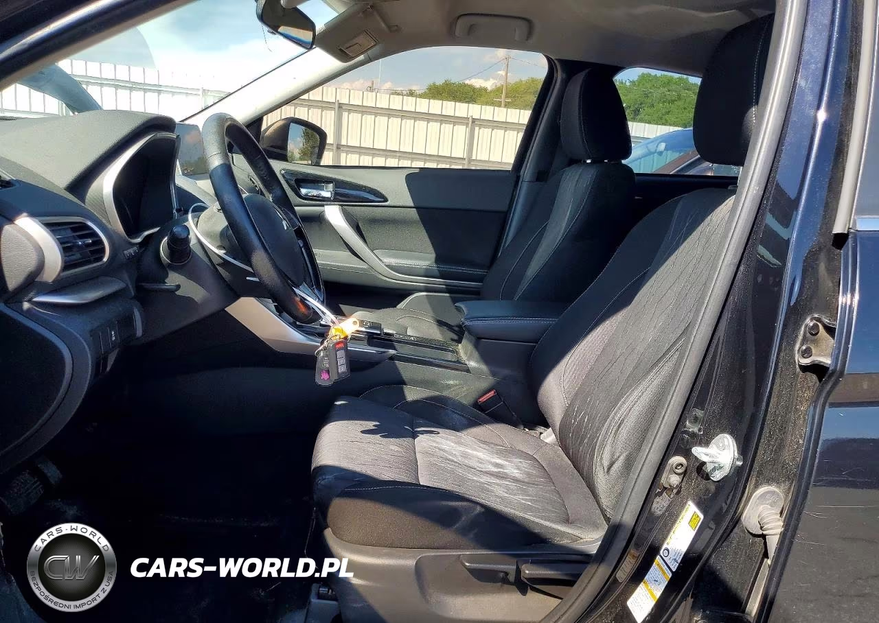 2018 Mitsubishi Eclipse Cross Black VIN:JA4AT5AA2JZ070445 - 7
