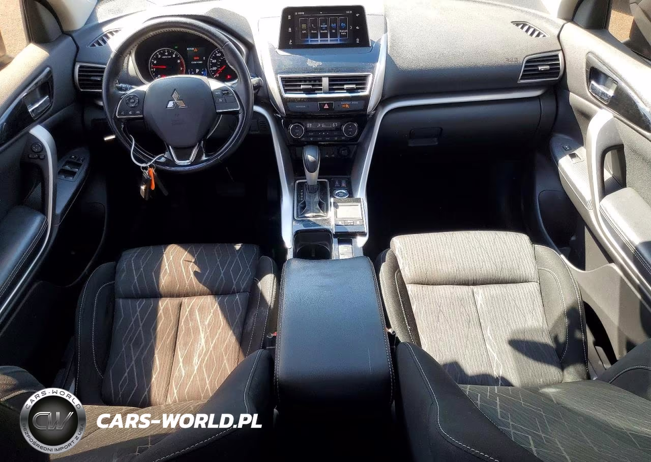 2018 Mitsubishi Eclipse Cross Black VIN:JA4AT5AA2JZ070445 - 8