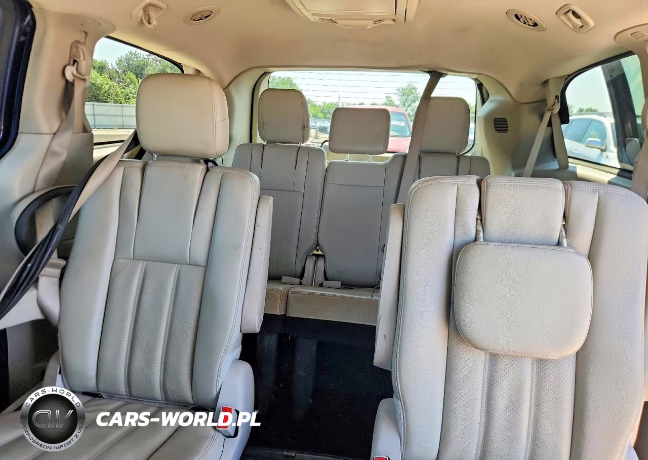 2012 Chrysler Town & Country Touring VIN:2C4RC1BG3CR327128 - 10
