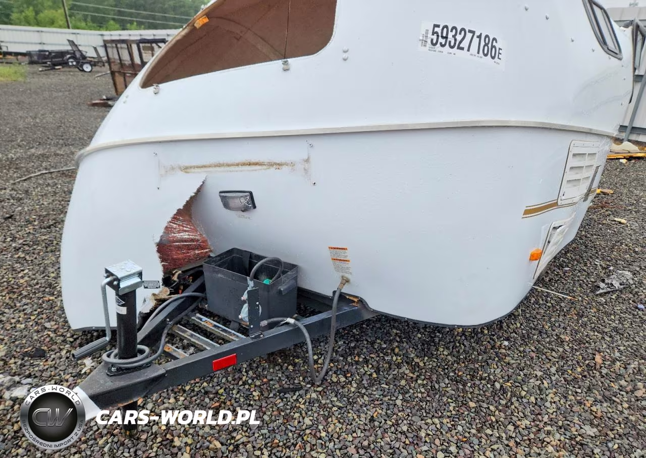 2018 Scamp Camper VIN:1S7R13108J1822223 - 8