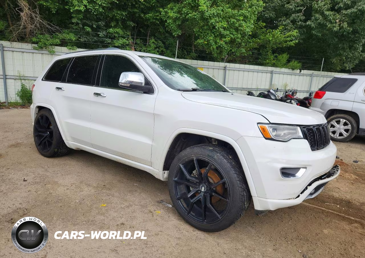 2017 Jeep Grand Cherokee Overland VIN:1C4RJECG9HC903364 - 4