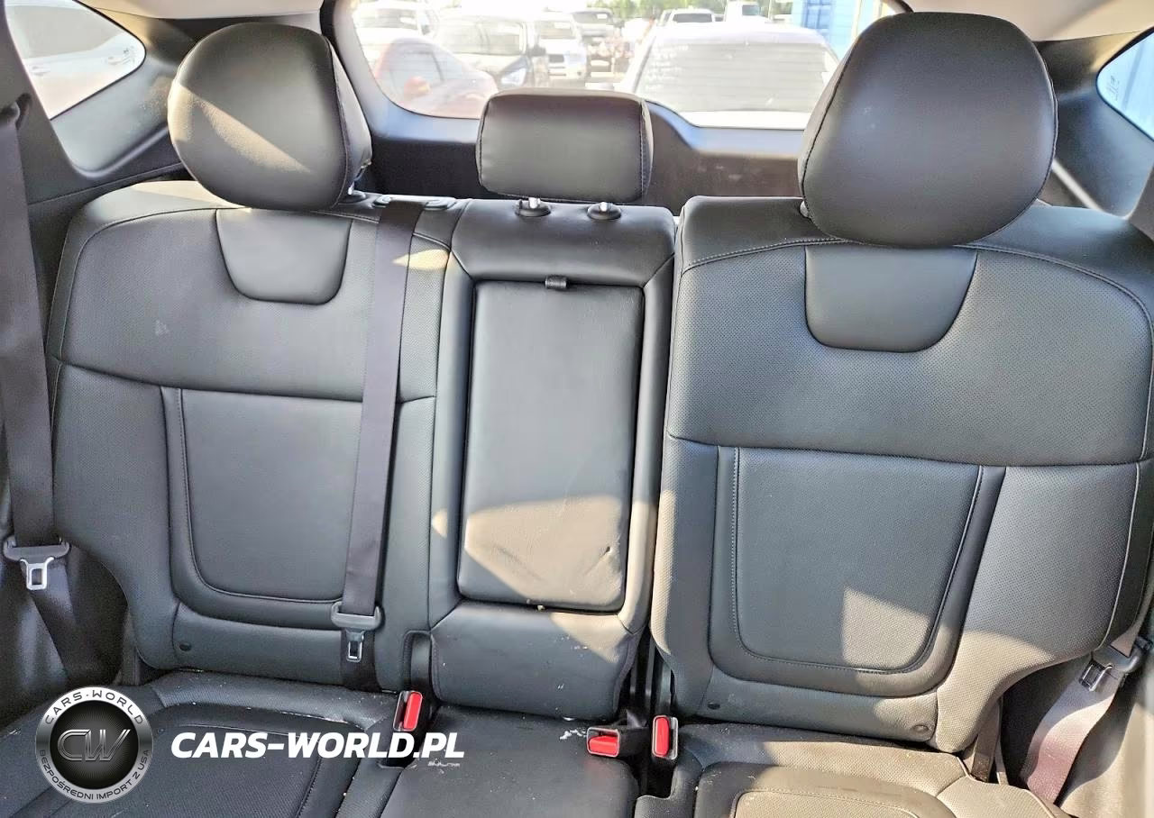 2023 Hyundai Tucson Limited VIN:5NMJECAE3PH164726 - 10