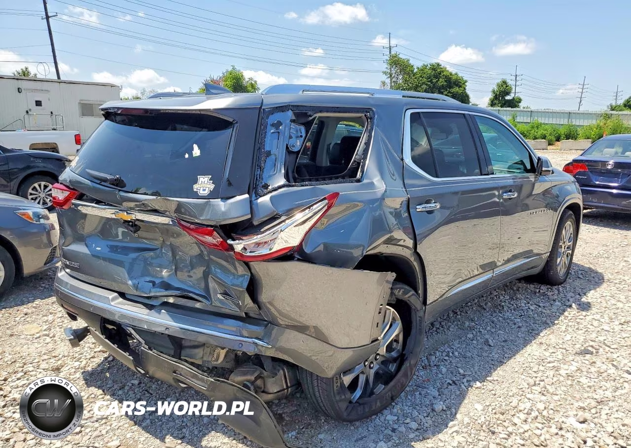 2018 Chevrolet Traverse Premier VIN:1GNERKKW5JJ158314 - 3