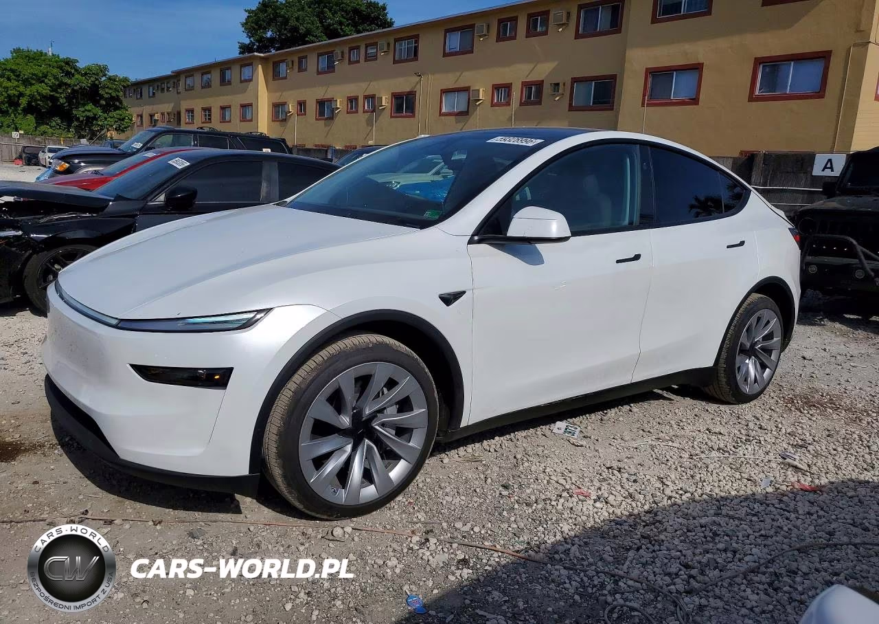 2026 Tesla Model Y – zdjęcie 1 z 12