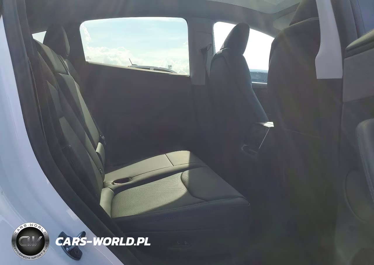 2026 Tesla Model Y VIN:7SAYGDED9TA500973 - 10