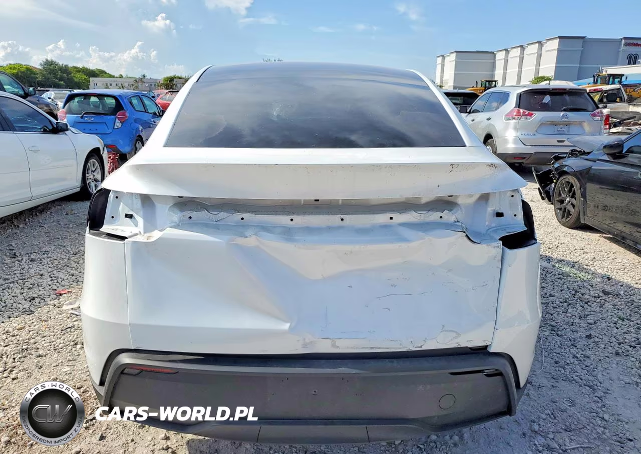 2026 Tesla Model Y VIN:7SAYGDED9TA500973 - 6