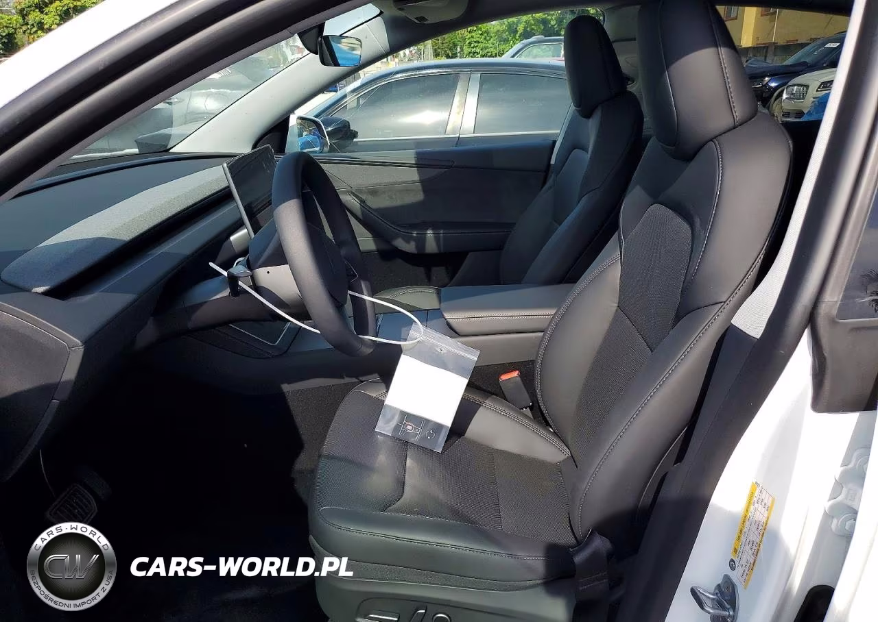 2026 Tesla Model Y VIN:7SAYGDED9TA500973 - 7