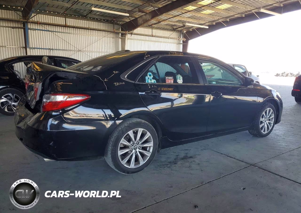 2015 Toyota Camry Xle VIN:4T1BF1FK1FU877342 - 3