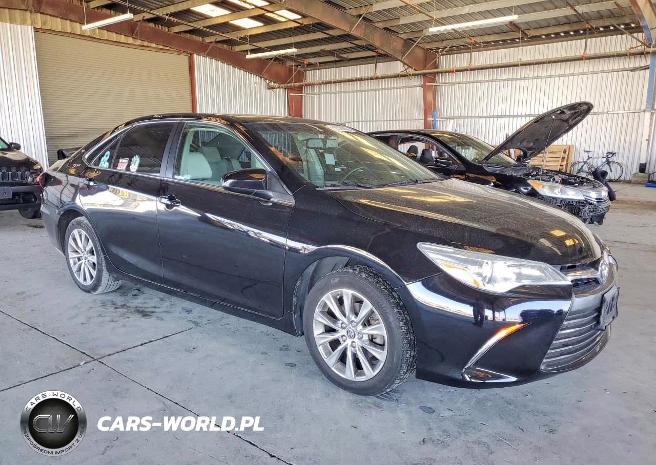 2015 Toyota Camry Xle VIN:4T1BF1FK1FU877342 - 4