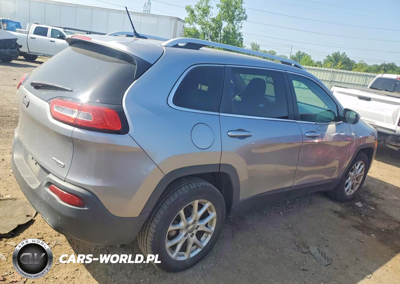 2014 Jeep Cherokee Latitude VIN:1C4PJLCB6EW158650 - 3