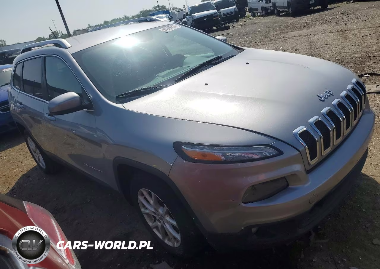 2014 Jeep Cherokee Latitude VIN:1C4PJLCB6EW158650 - 4