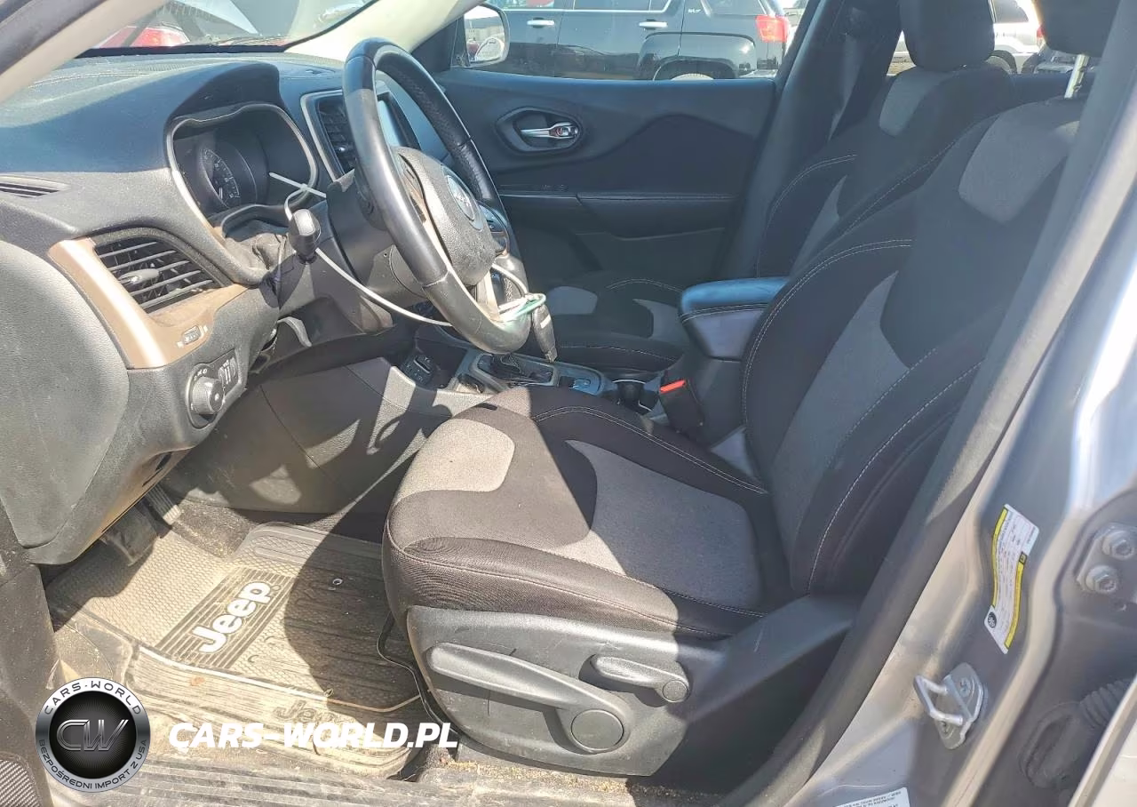 2014 Jeep Cherokee Latitude VIN:1C4PJLCB6EW158650 - 7
