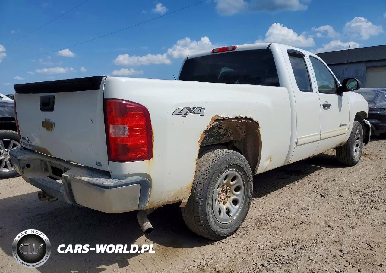 2011 Chevrolet Silverado K1500 Ls VIN:1GCRKREA3BZ277652 - 3
