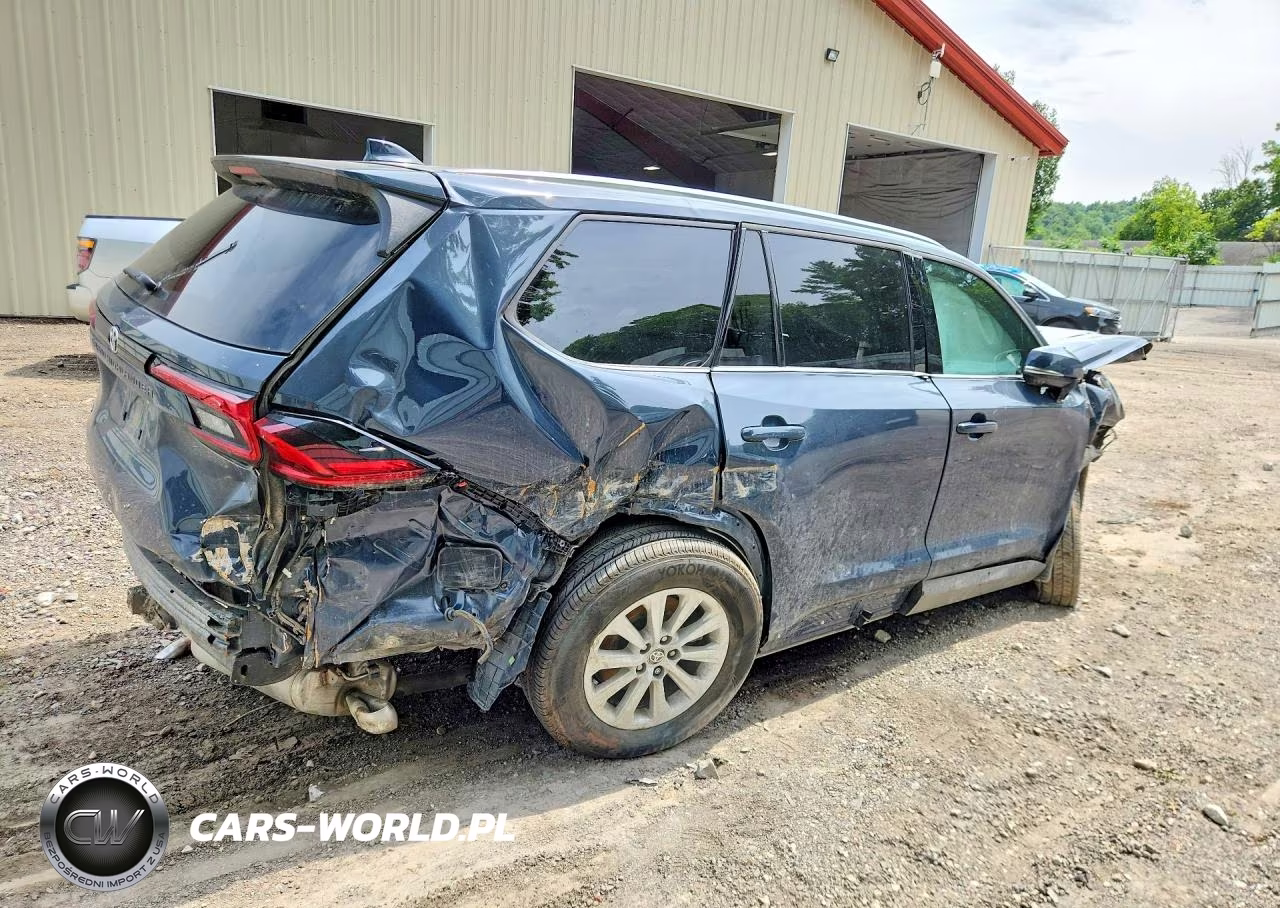 2026 Toyota Grand Highlander Xle VIN:5TDAAAB56TS107300 - 3