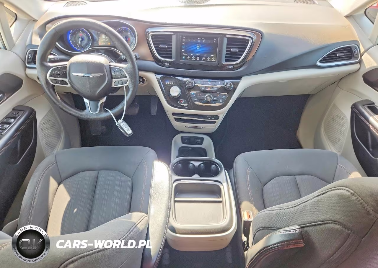 2019 Chrysler Pacifica Touring Plus VIN:2C4RC1FG0KR594252 - 8