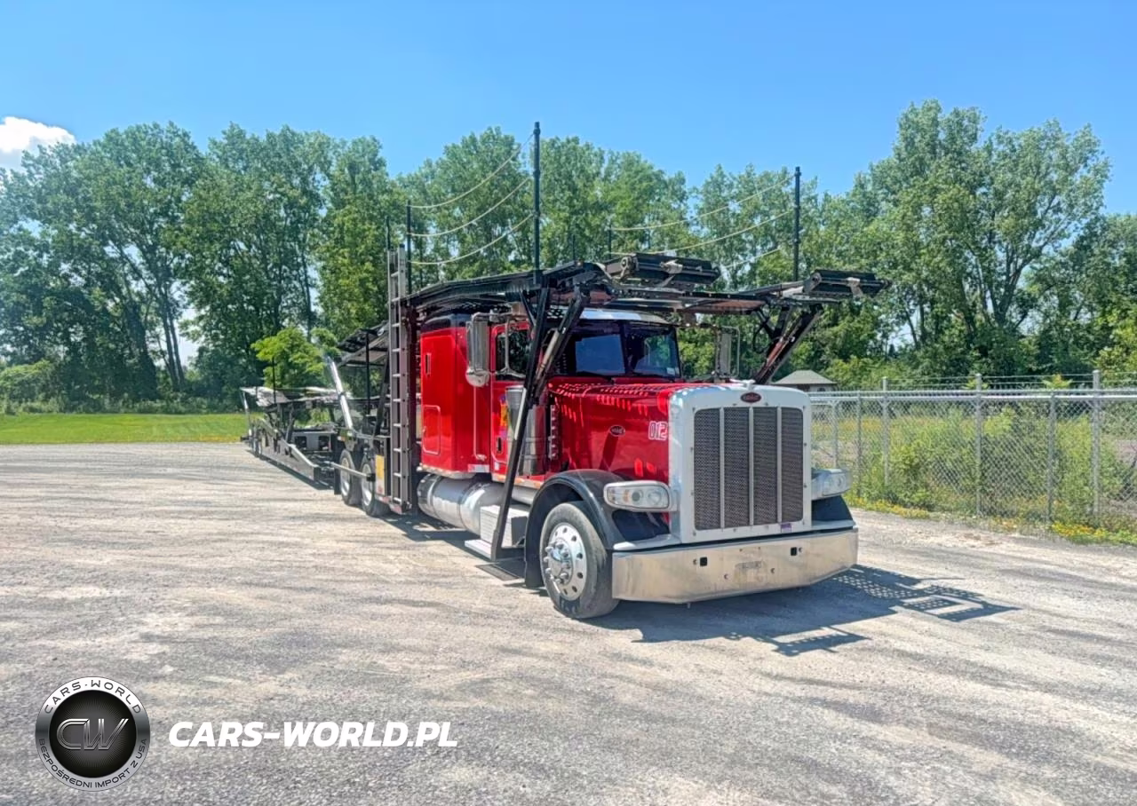 2020 Peterbilt 389 Car Hauler Truck