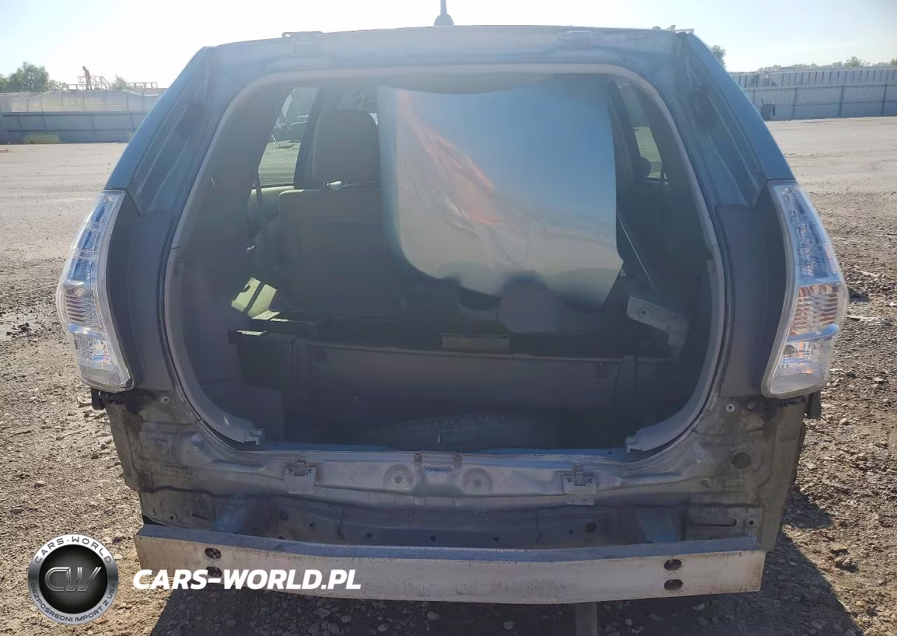 2013 Toyota Prius V Two VIN:JTDZN3EU4D3189245 - 6