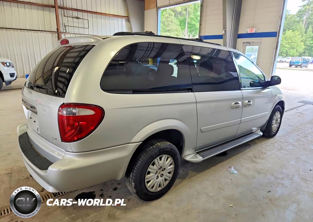 2007 Chrysler Town & Country Lx VIN:2A8GP44R77R144065 - 3