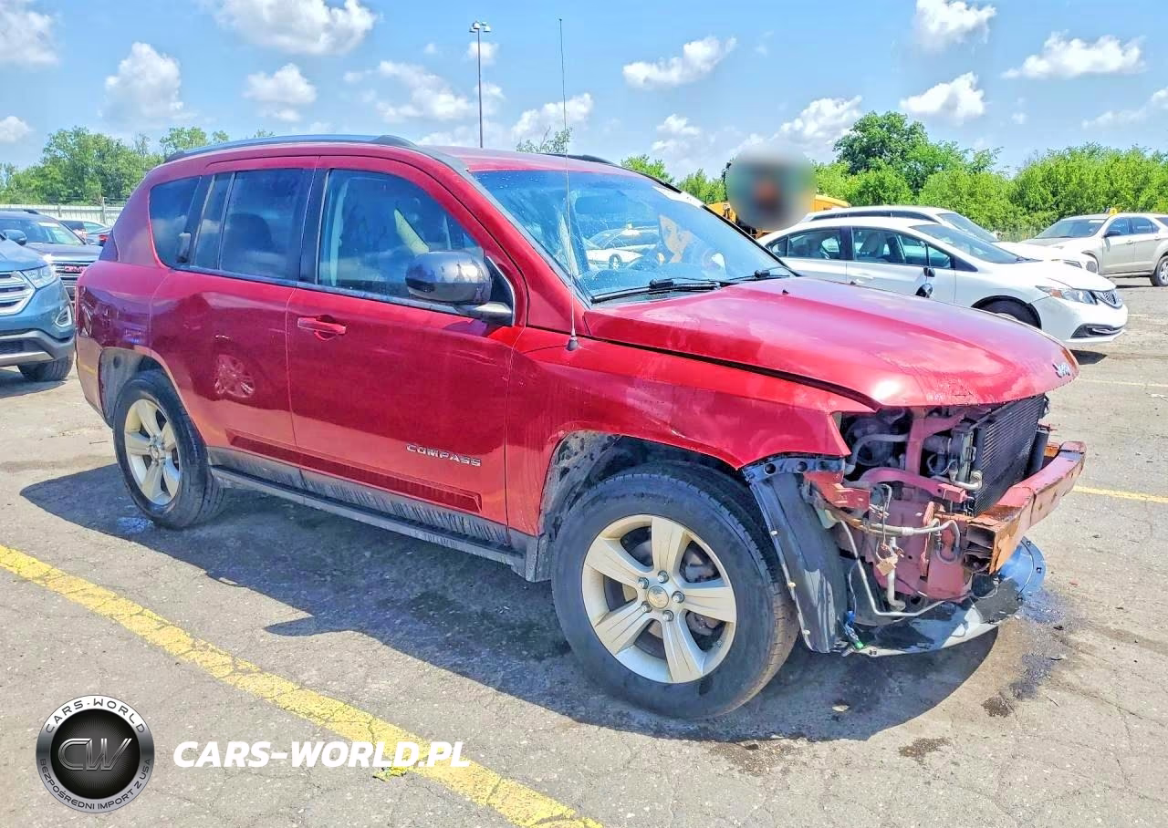 2012 Jeep Compass Latitude VIN:1C4NJCEB4CD580185 - 4