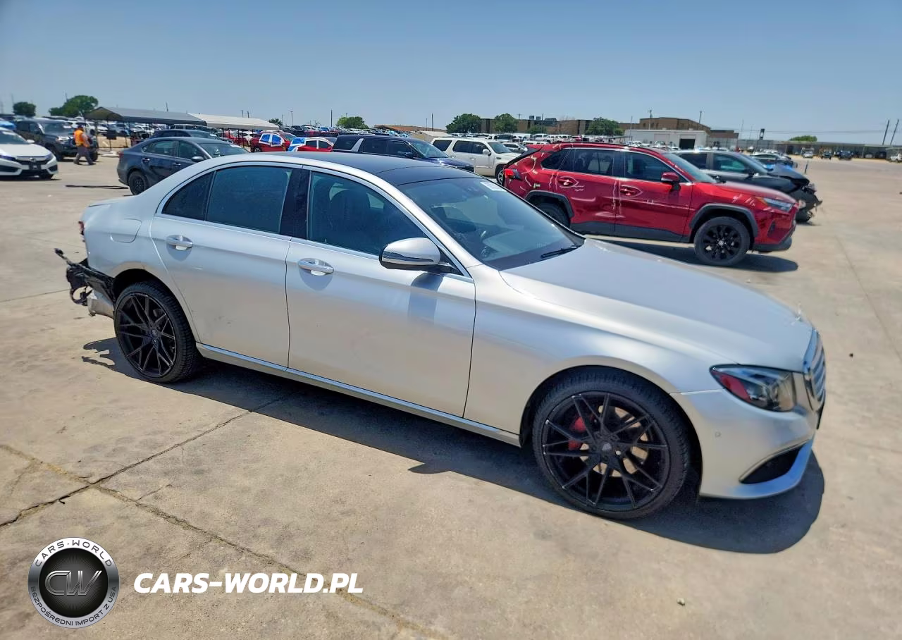 2017 Mercedes-Benz E 300 4Matic VIN:WDDZF4KB8HA199404 - 4