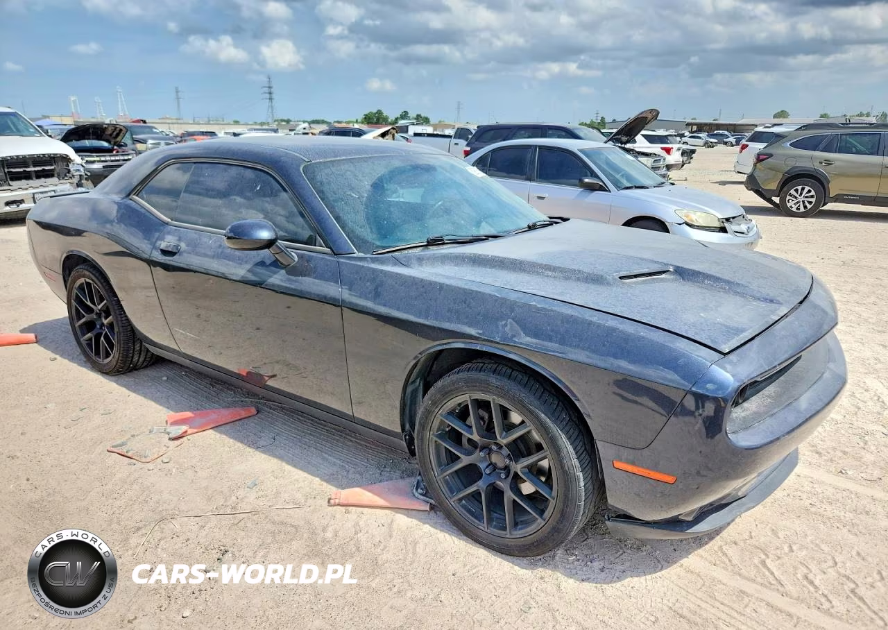 2016 Dodge Challenger Sxt VIN:2C3CDZAG4GH330218 - 4