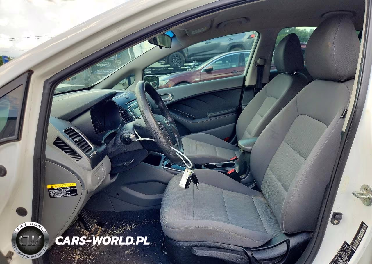 2018 Kia Forte Lx VIN:3KPFK4A77JE240176 - 7